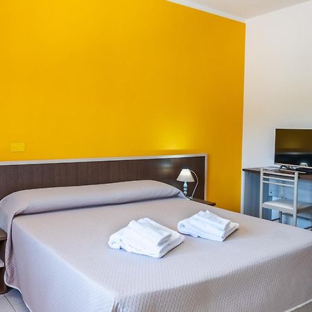 Hotel Marina Badesi Esterno foto