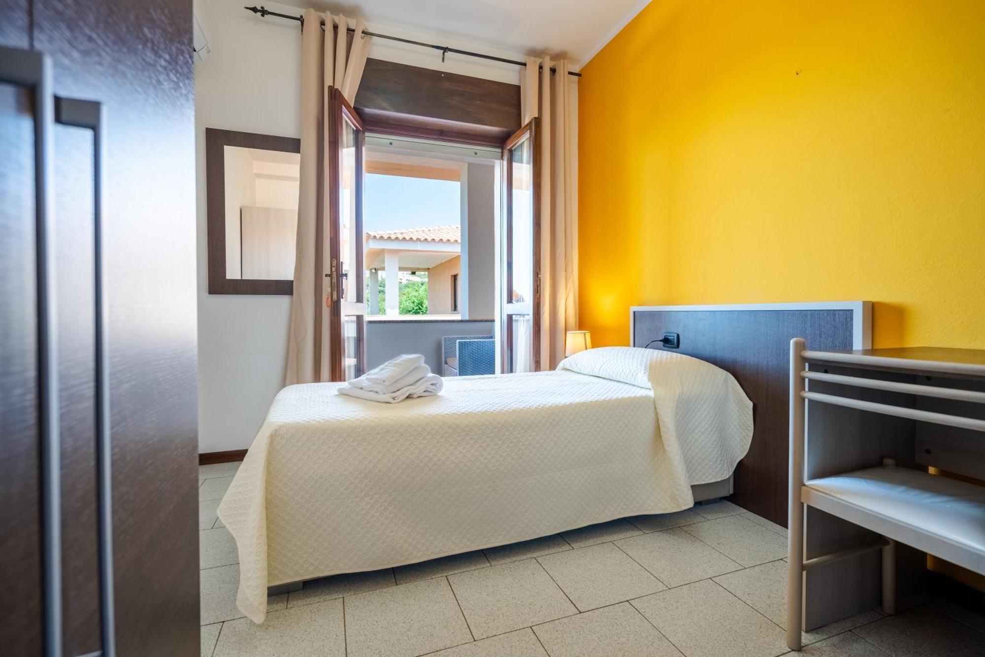 Hotel Marina Badesi Esterno foto