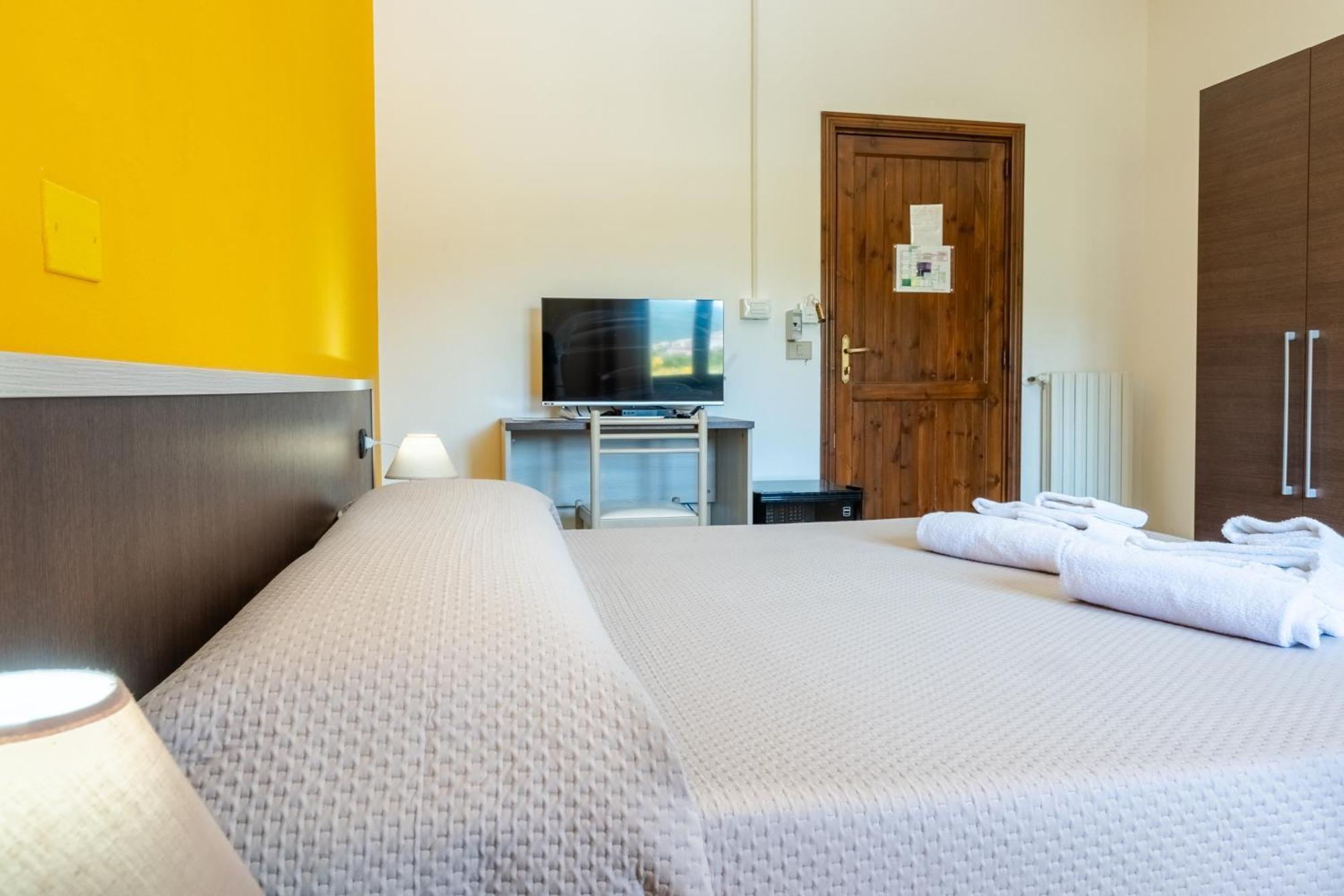 Hotel Marina Badesi Esterno foto